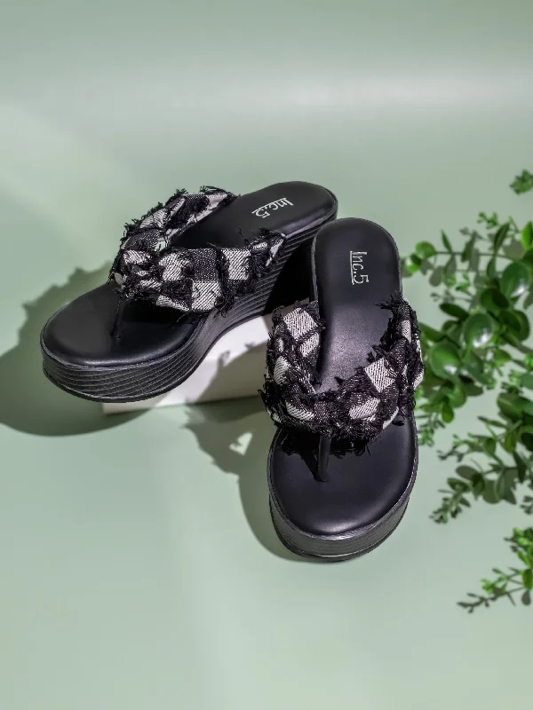 Womens Black Casual Printed Thong Wedges Sandals