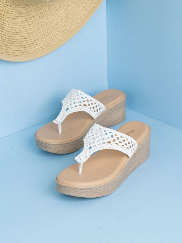 Womens White Casual Solid Round Toe Wedge Sandals